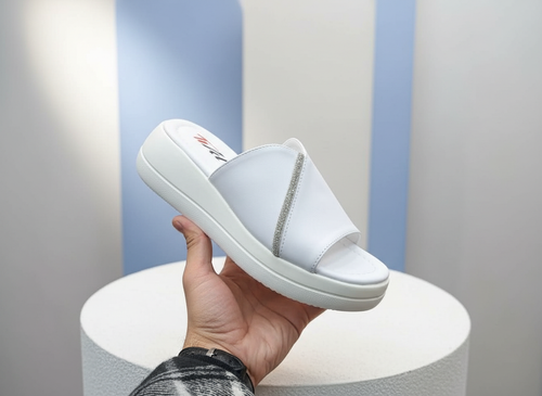 دمپایی زنانه مدل رایکا