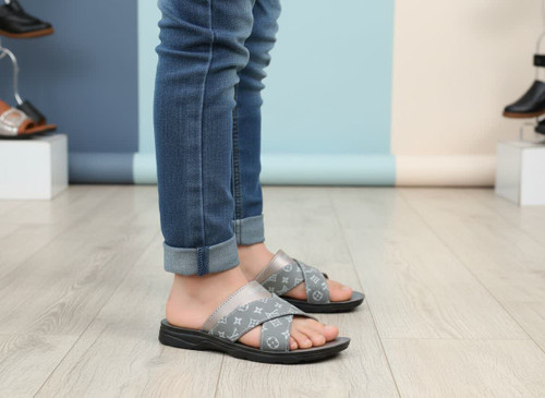 دمپایی پسرانه مدل لوئیز